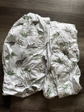 Burt's Bees crib sheets, white with Green & Gray Dinosaur Print